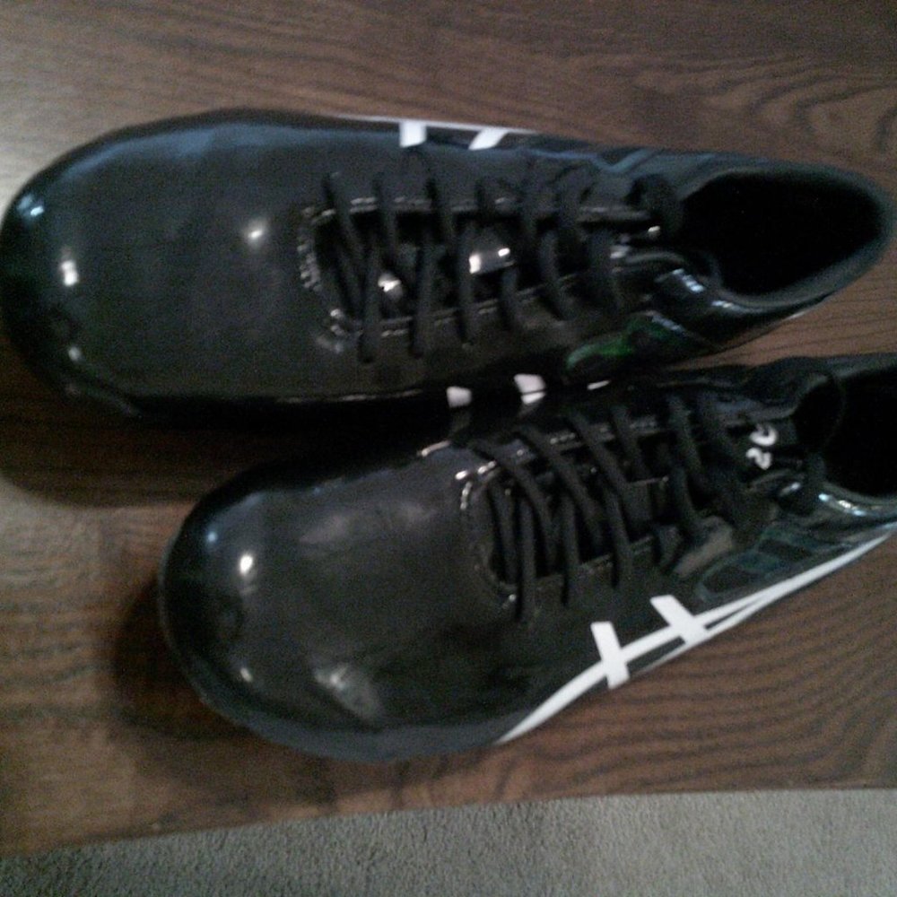 NWOT ASICS Fast Lap Track Spike Shoes (Y8.5)